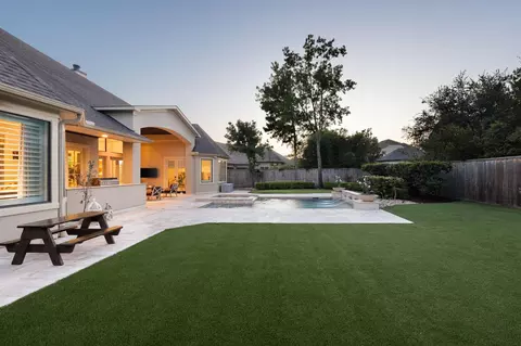 Exterior - 53 Pine Brook Ct, Shenandoah, TX 77381 photo 7 of 9