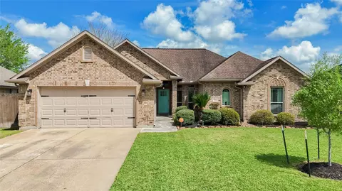 144 Dove Trl, Richwood, TX 77531