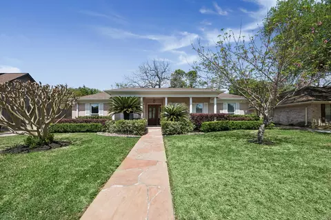 7726 Meadowvale Dr, Houston, TX 77063