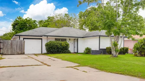 1412 W 10th St, Freeport, TX 77541
