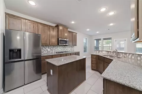 Kitchen - 2802 Knotty Forest Dr, Spring, TX 77373 photo 3 of 3
