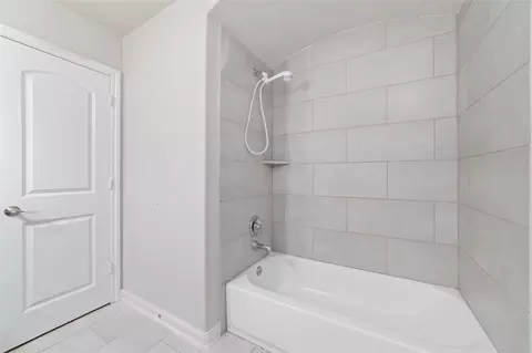 Bath - 2802 Knotty Forest Dr, Spring, TX 77373 photo 7 of 7