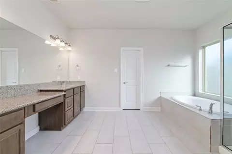 Bath - 2802 Knotty Forest Dr, Spring, TX 77373 photo 2 of 7