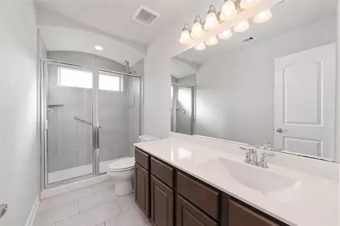 Bath - 2802 Knotty Forest Dr, Spring, TX 77373 photo 5 of 7