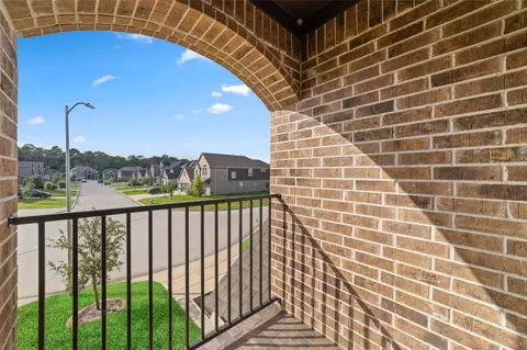 Exterior - 2802 Knotty Forest Dr, Spring, TX 77373 photo 4 of 4