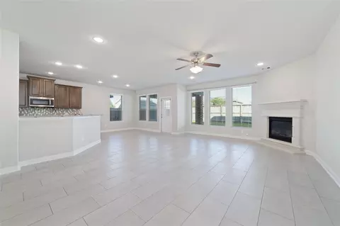Living - 2802 Knotty Forest Dr, Spring, TX 77373 photo 2 of 8