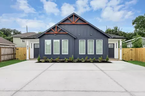221 Armstrong St, Houston, TX 77029