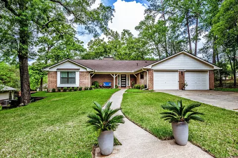 1905 Rollingwood Dr, Huntsville, TX 77340