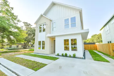 164 Wallace St, Houston, TX 77022