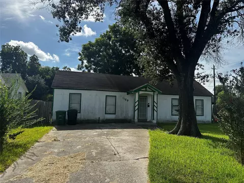 1129 Niagara St, Houston, TX 77051
