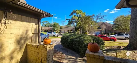 13866 Foxford Way, Houston, TX 77015