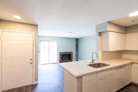 2501 Gulf Fwy #260C, Dickinson, TX 77539