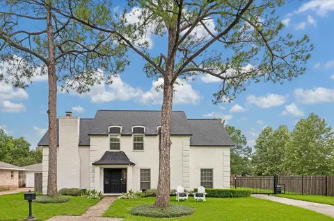10935 Piping Rock Ln, Houston, TX 77042