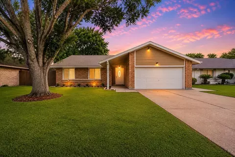 4418 Crofter Glen Dr, Friendswood, TX 77546