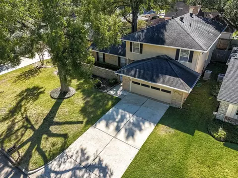 12435 Shepherds Ridge Dr, Houston, TX 77077