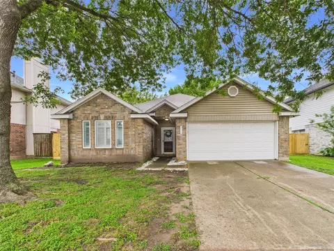 3718 Brookwood Dr, La Porte, TX 77571