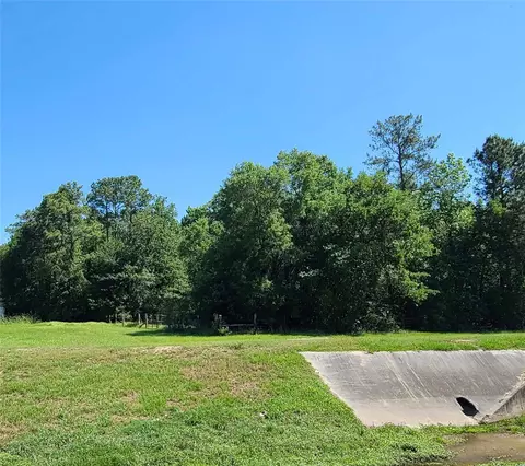 411 Springwood Dr, Conroe, TX 77385