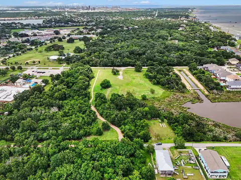 O Clopper Road, Seabrook, TX 77586