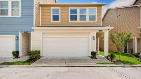 3614 Vista Pointe Dr, Pasadena, TX 77504