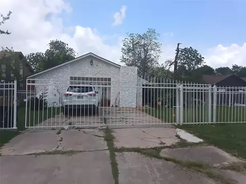 17211 Woodburn Drive Dr, Houston, TX 77049