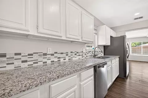 11202 Fleur Dr, Houston, TX 77065