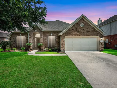 5122 Dripping Spring Ave, Baytown, TX 77523