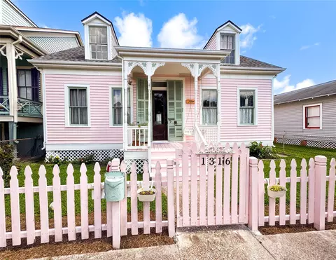 1316 Winnie St, Galveston, TX 77550