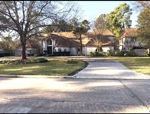 8402 Pheasant Glen Dr, Spring, TX 77379