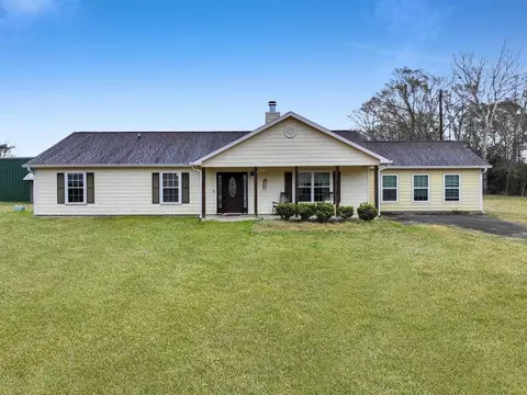 214 County Road 4632, Spurger, TX 77660