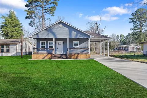 327 Pecan, Onalaska, TX 77360 photo 1
