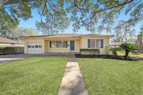 1811 Mulcahy St, Rosenberg, TX 77471
