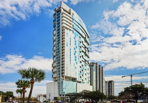 4521 San Felipe St #1304, Houston, TX 77027