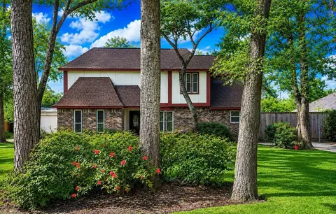 17423 Fairway Oaks Dr, Spring, TX 77379