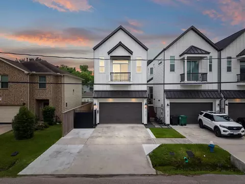 816 E 38th St #C, Houston, TX 77091