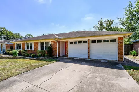 5715 Ettrick Dr, Houston, TX 77035