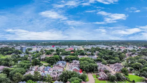 4727 Cashel Castle Dr, Houston, TX 77069