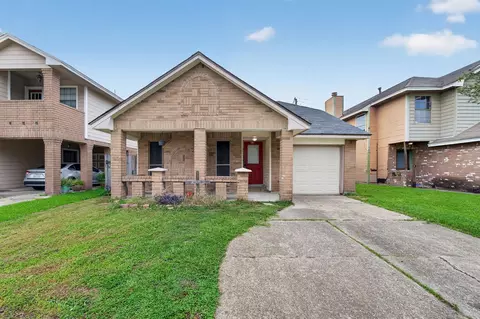 4735 Woodford St, Baytown, TX 77521