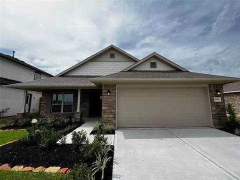 424 Bryan Way, Angleton, TX 77515