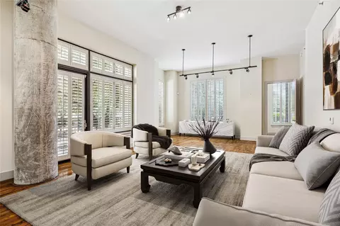 5005 Hidalgo St #208, Houston, TX 77056