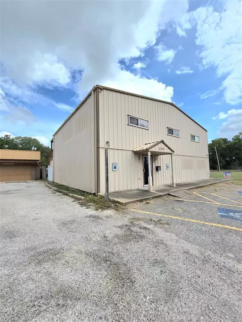 2707 Avenue F, Bay City, TX 77414