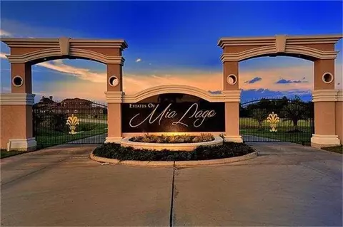 138 Mia Lago Dr, Montgomery, TX 77356