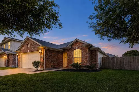 7039 Primrose Rd, Baytown, TX 77521