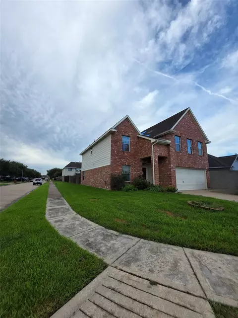 2133 Stoney Brook Dr, Deer Park, TX 77536