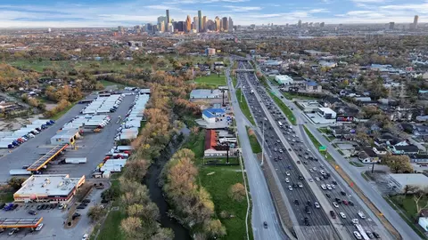 2636 North Fwy, Houston, TX 77009