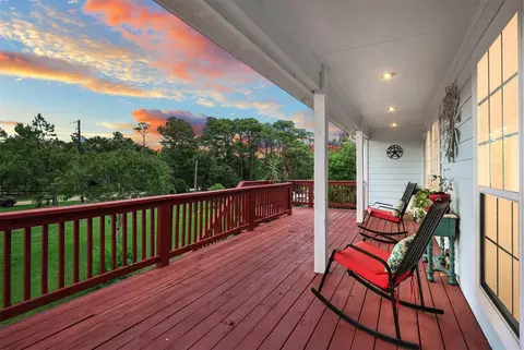 1003 S Country Club Dr, La Porte, TX 77571