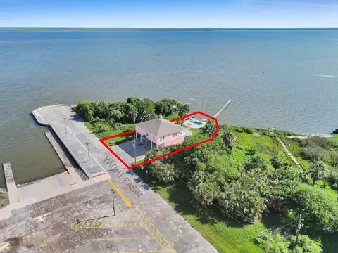 1300 Yacht Basin, Gilchrist, TX 77617
