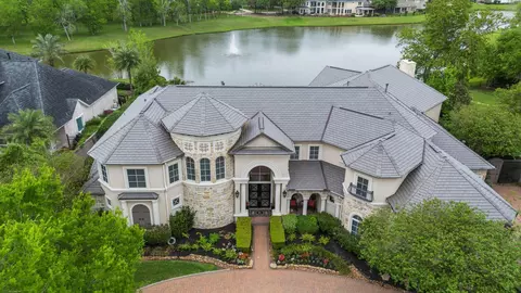 9 Waters Lake Blvd, Missouri City, TX 77459