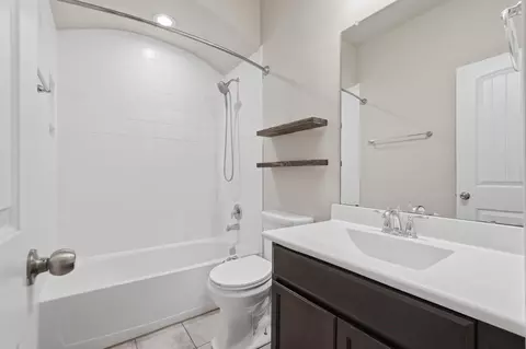 Bath - 9217 Silver Back Trl, Conroe, TX 77303 photo 5 of 5