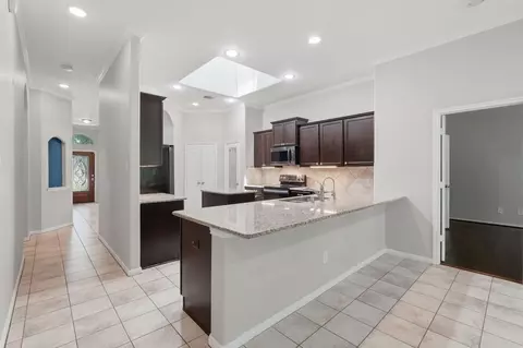 Entry Way - 9217 Silver Back Trl, Conroe, TX 77303 photo 4 of 8