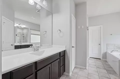 Bath - 9217 Silver Back Trl, Conroe, TX 77303 photo 1 of 5